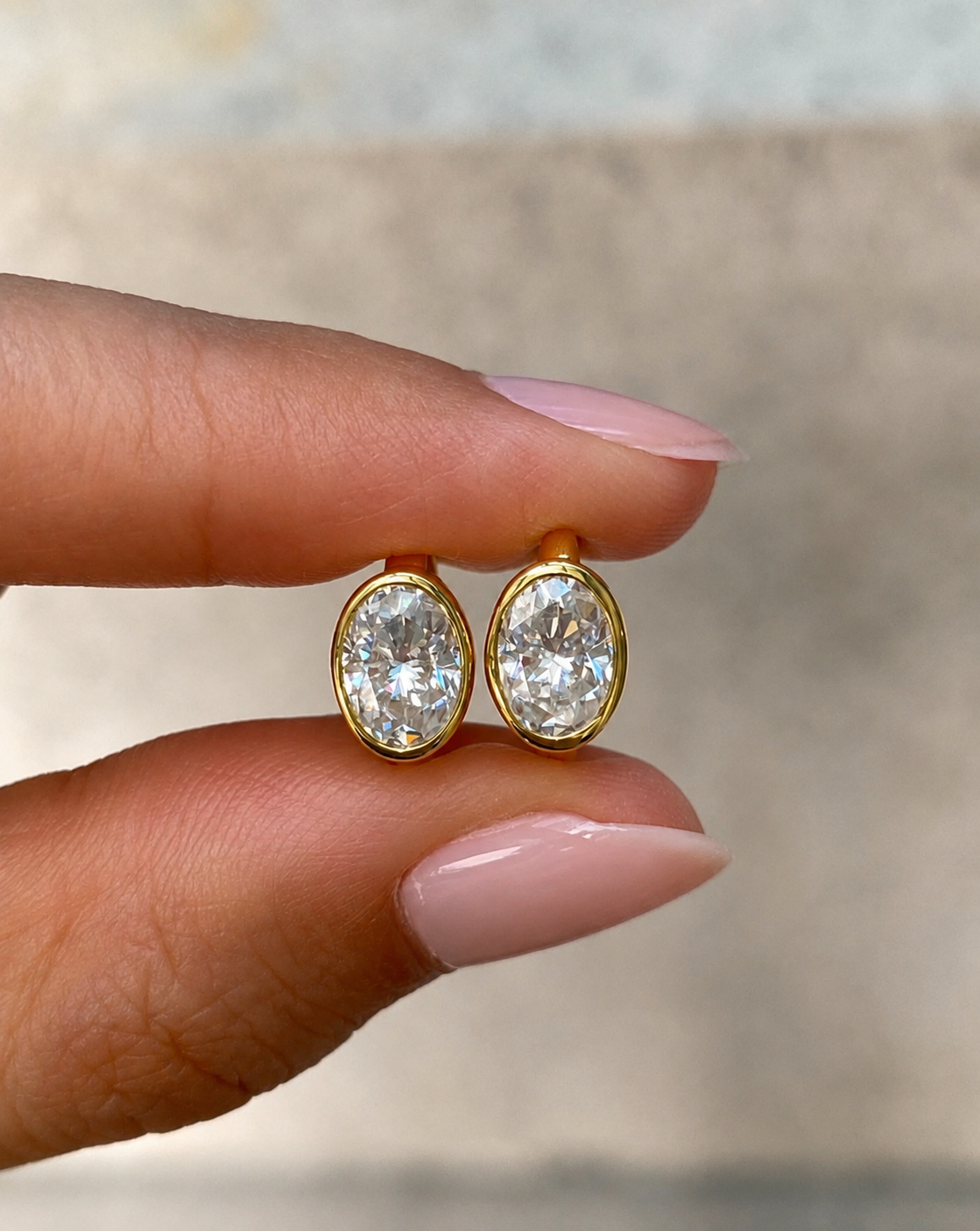 Oval Bezel Huggies